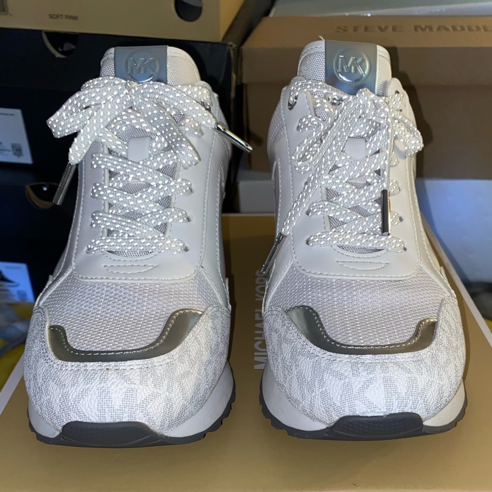 Women’s micheal Kohrs sneakers